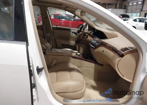 2013 Mercedes-Benz S 550 z USA, uszkodzony, nr VIN WDDNG7DB8DA493289